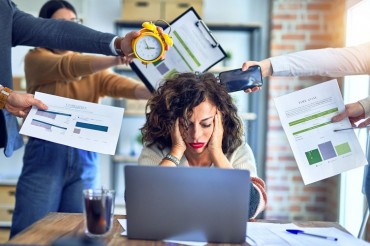 Sinh viên mới ra trường đi làm cần nắm điều gì trong luật lao động?